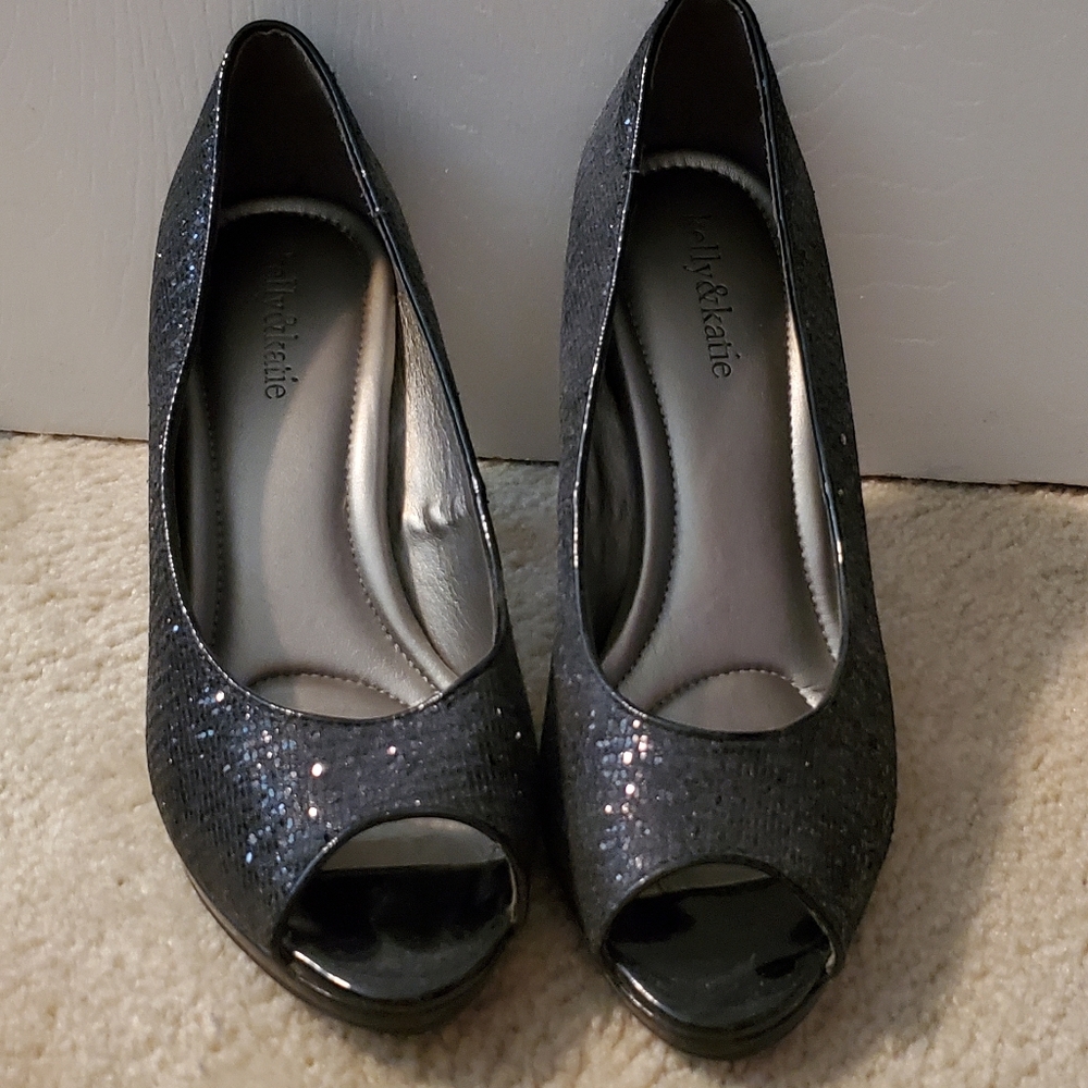 Peep toe black heels